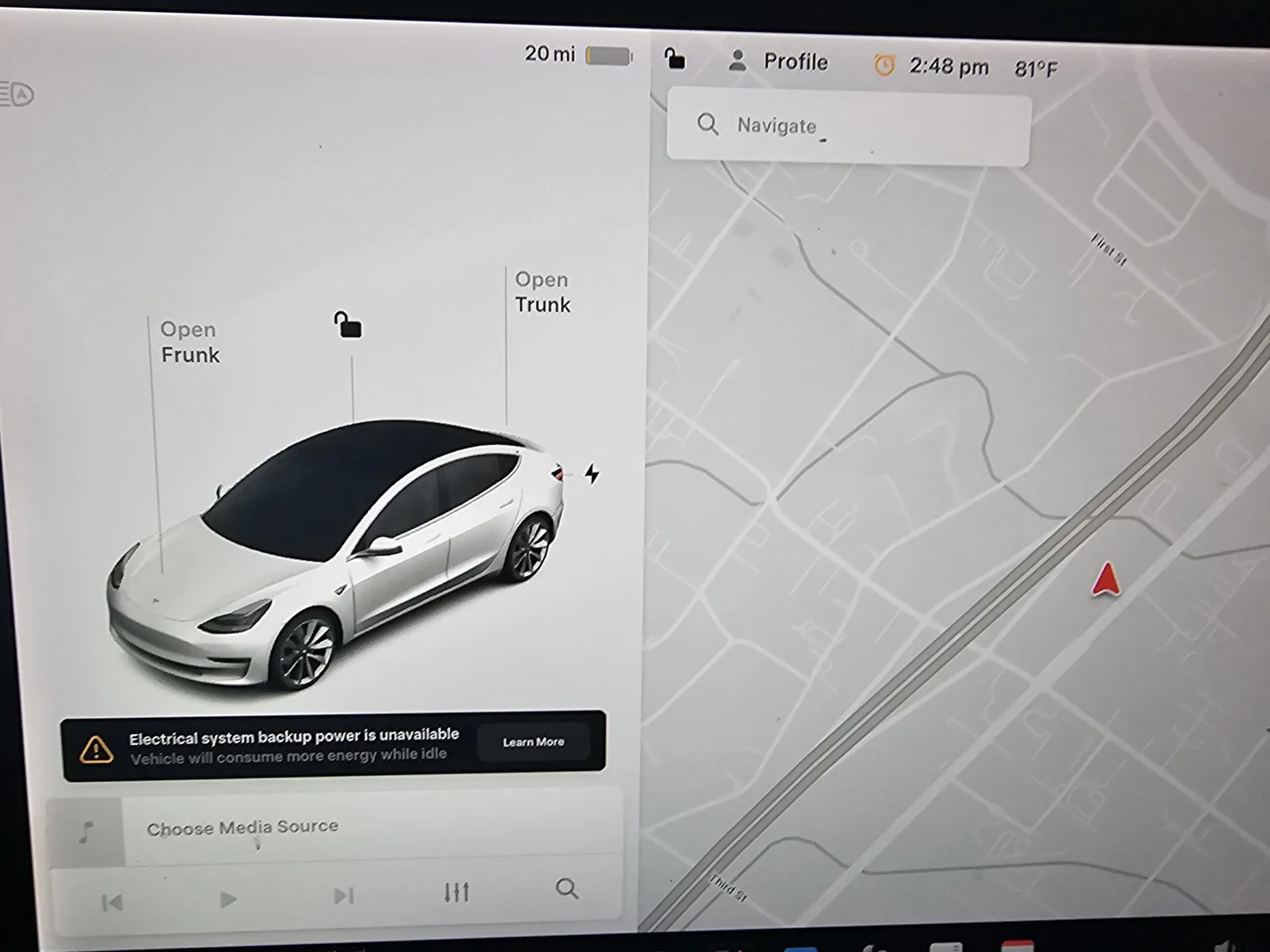 Tesla Model 3 photo 16