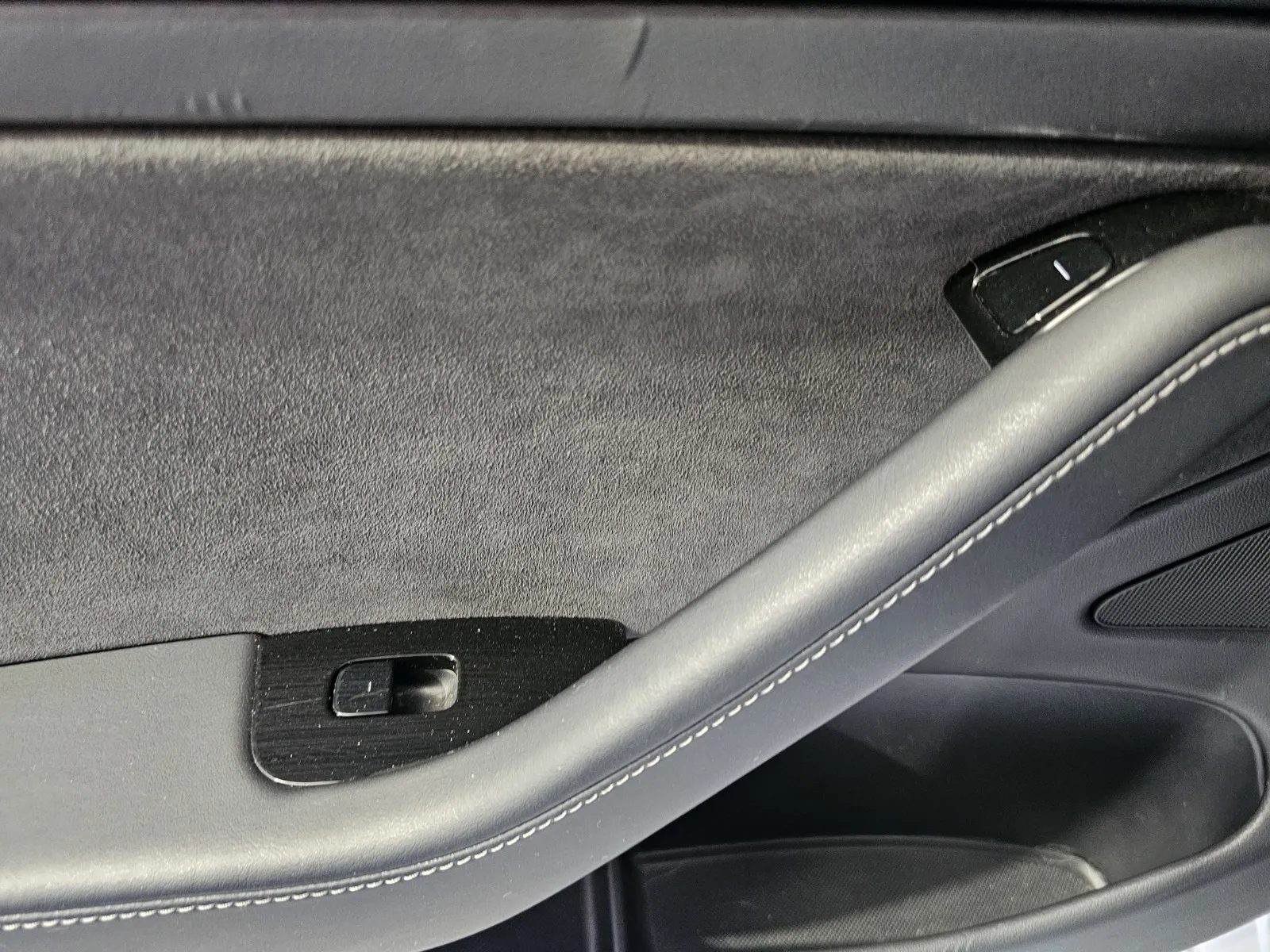 Tesla Model 3 photo 11