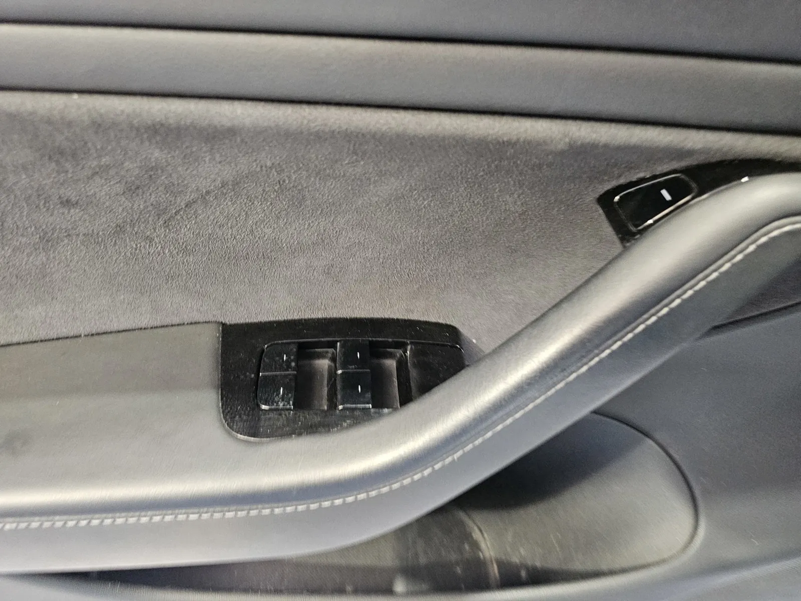 Tesla Model 3 photo 13
