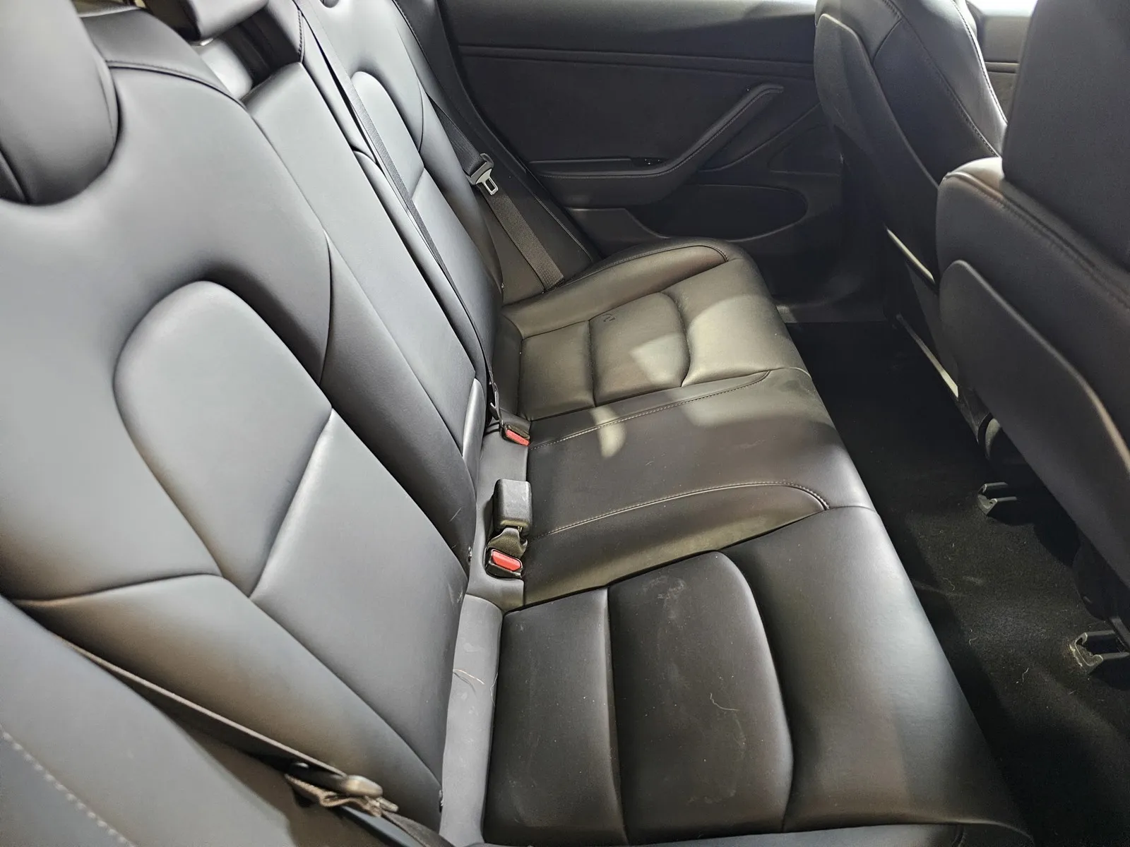 Tesla Model 3 photo 9