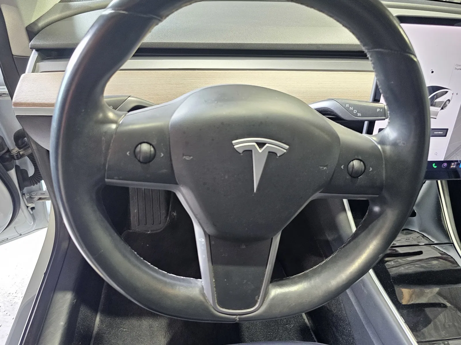 Tesla Model 3 photo 15