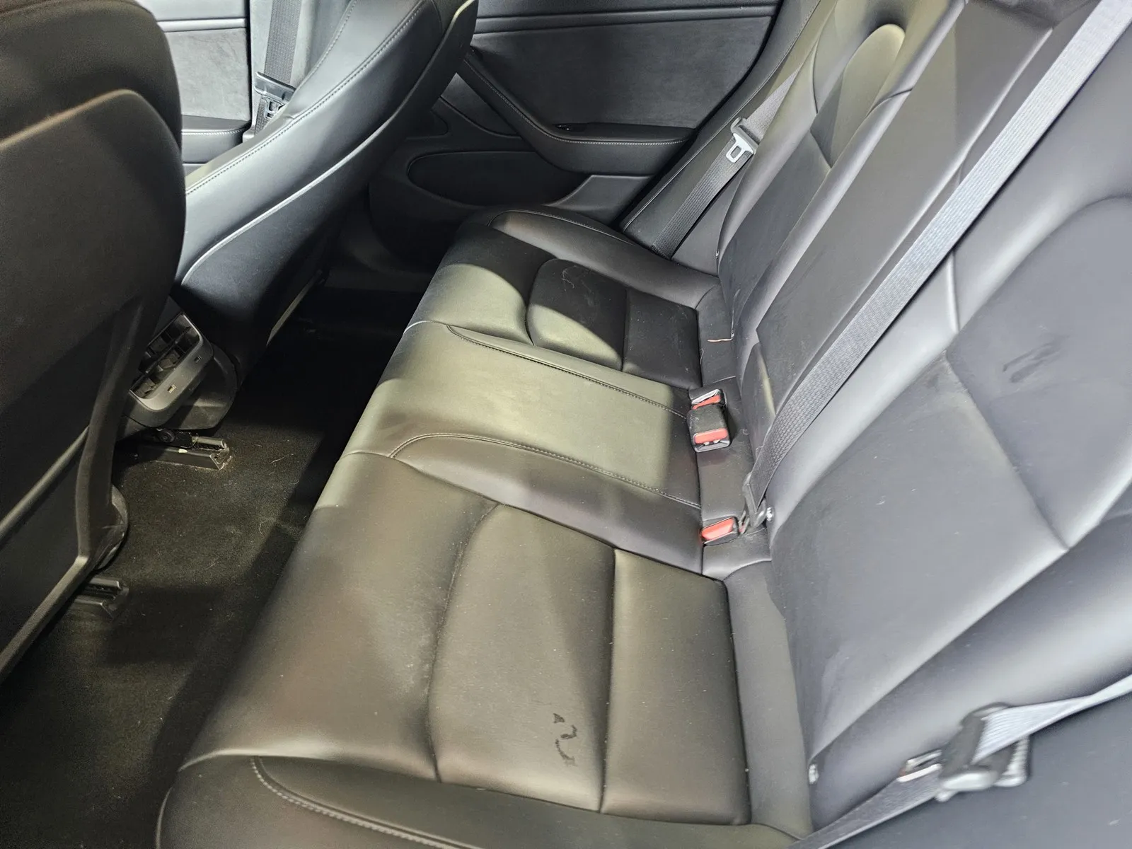Tesla Model 3 photo 12