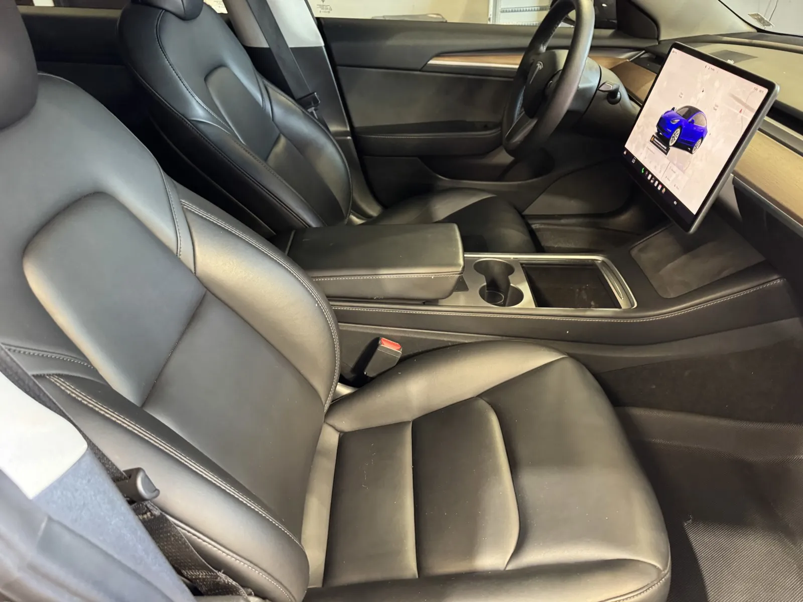 Tesla Model 3 photo 6