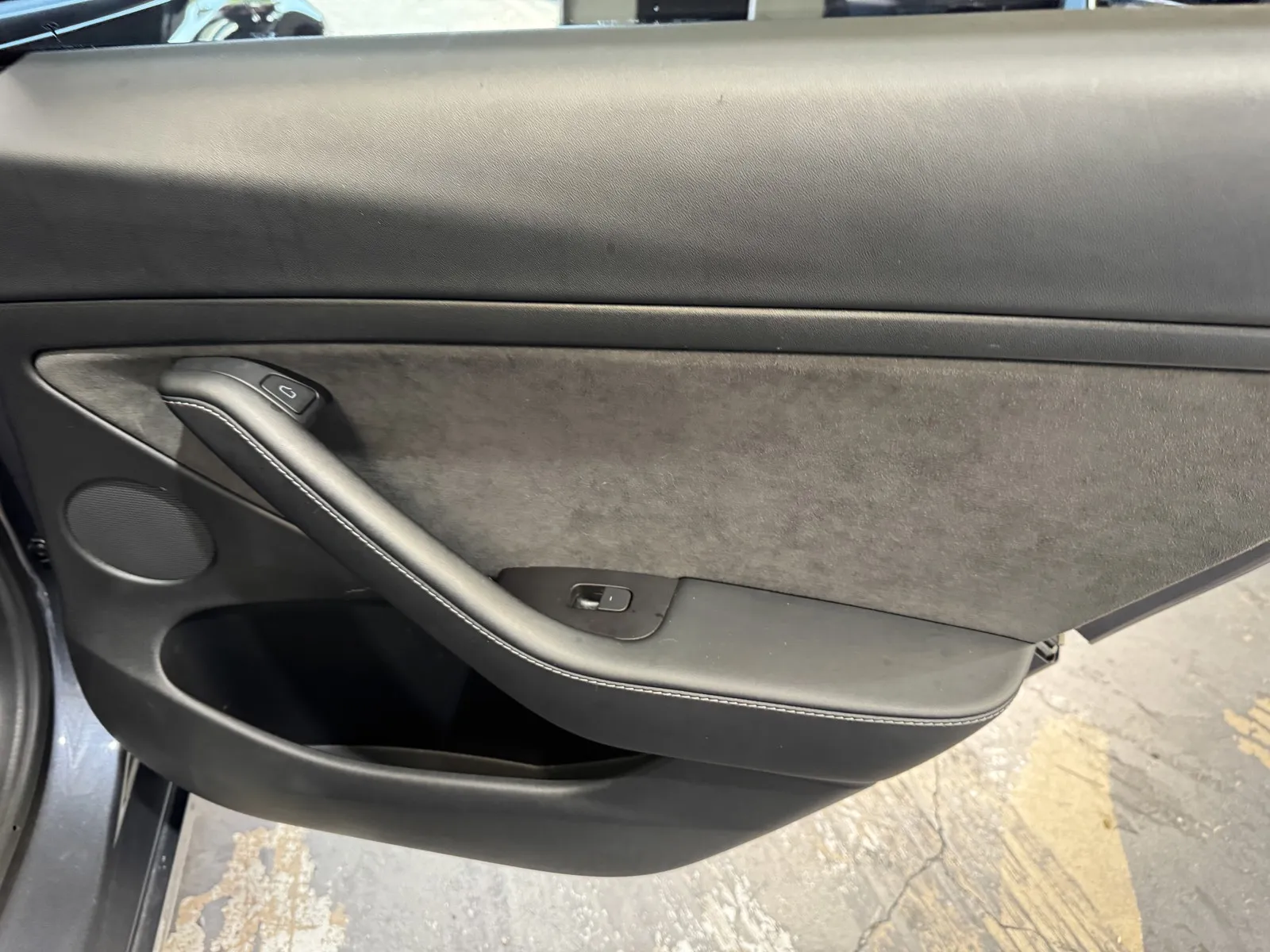 Tesla Model 3 photo 8