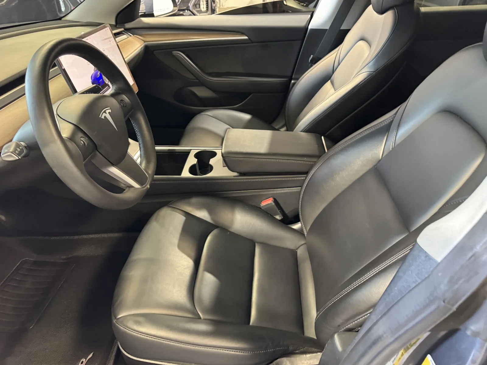 Tesla Model 3 photo 11