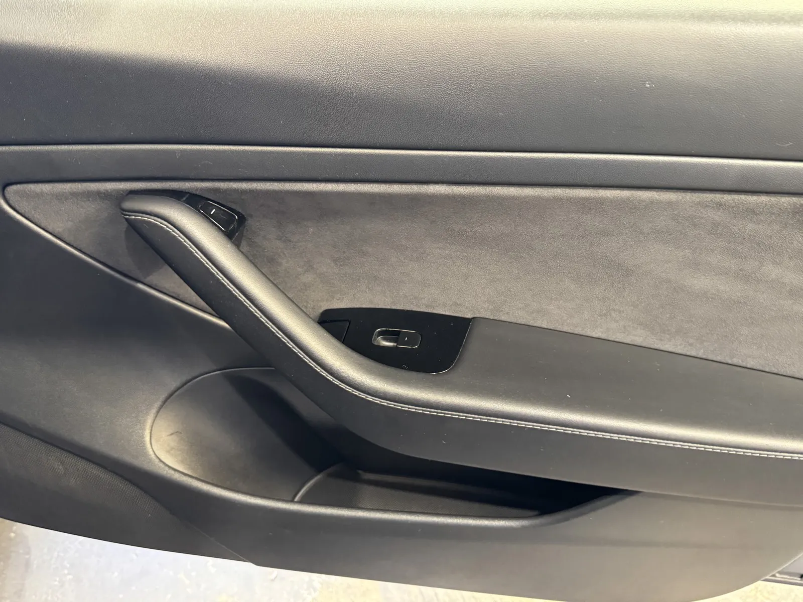 Tesla Model 3 photo 7