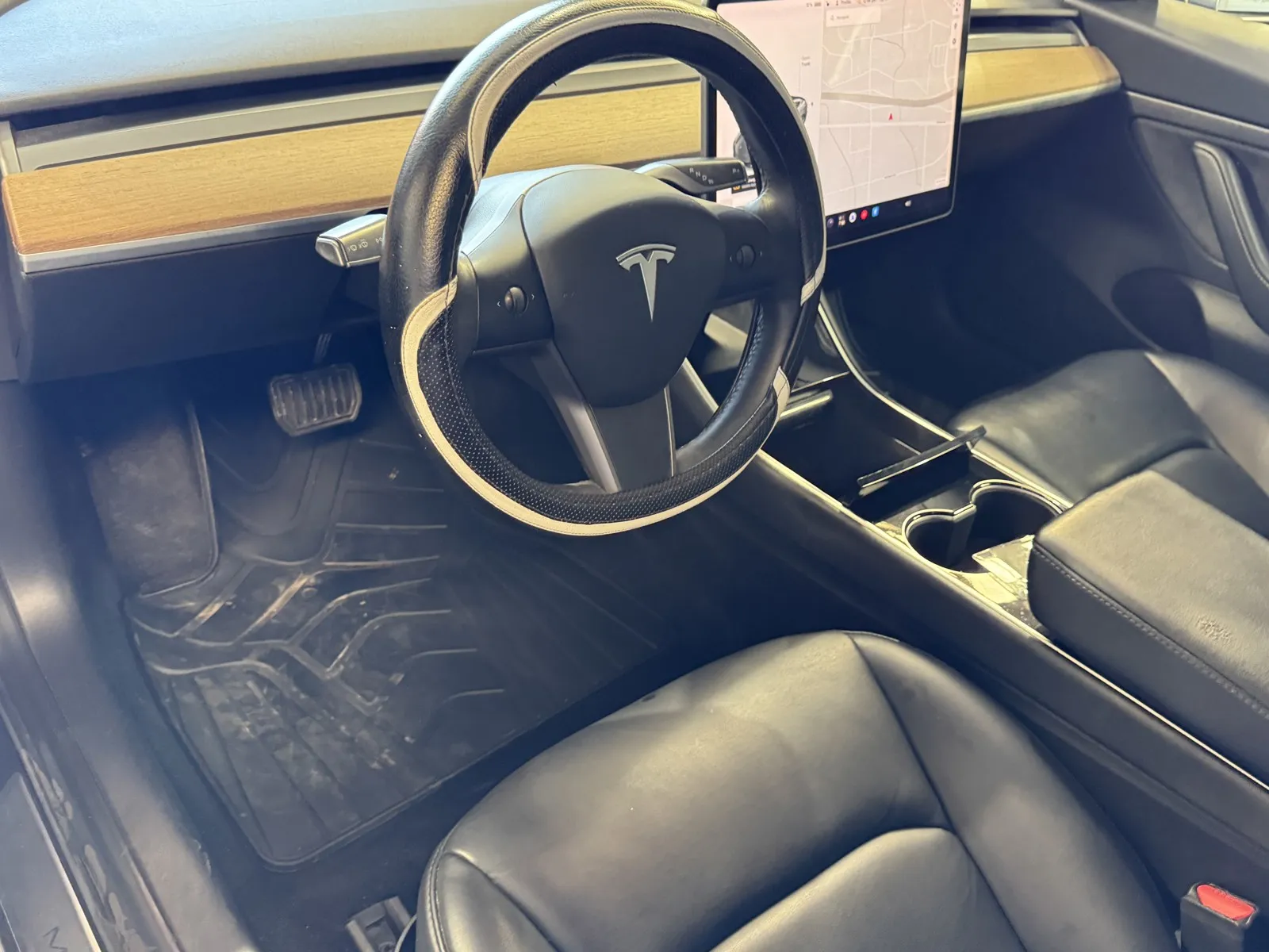 Tesla Model 3 photo 11