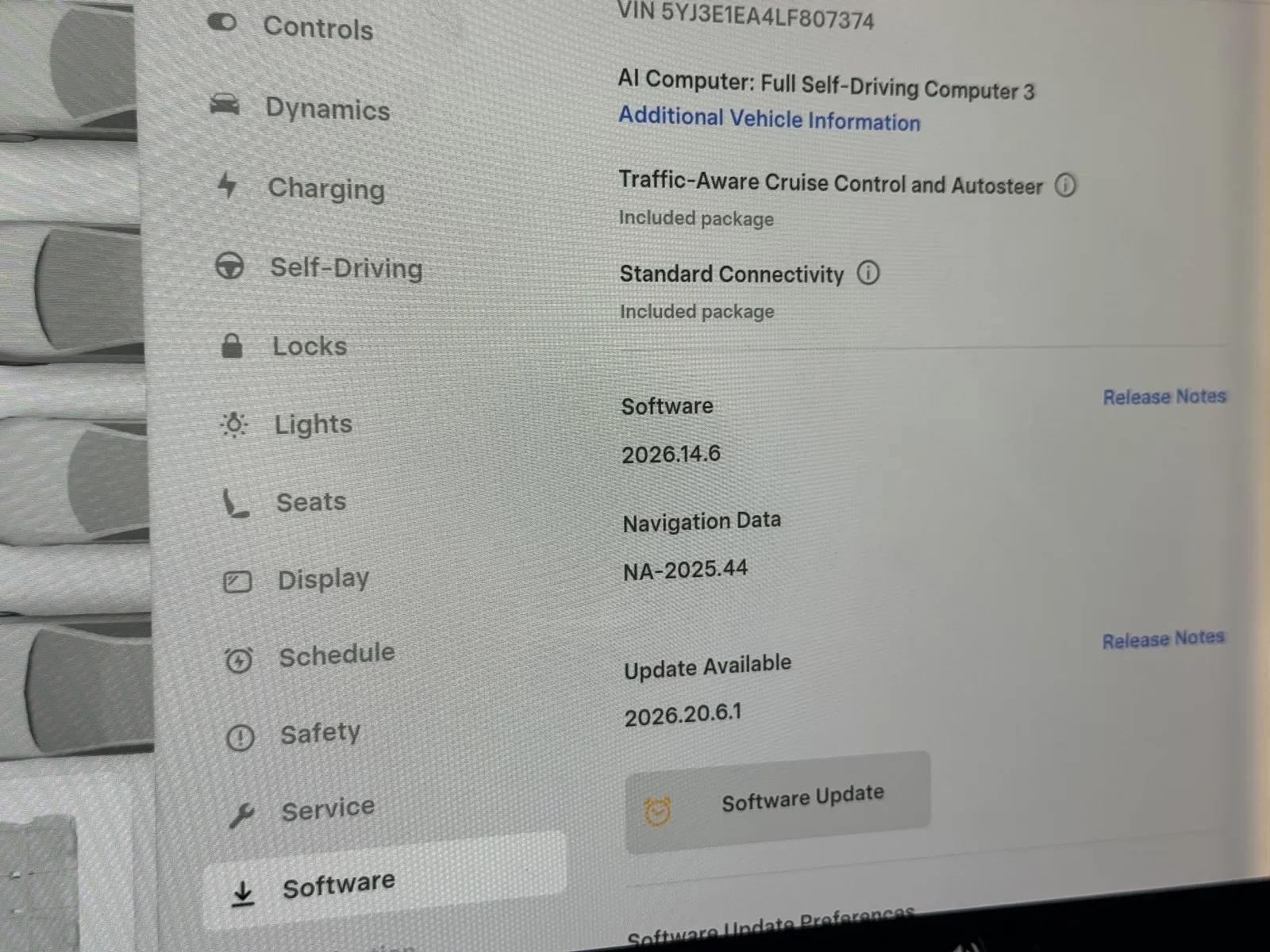 Tesla Model 3 photo 17