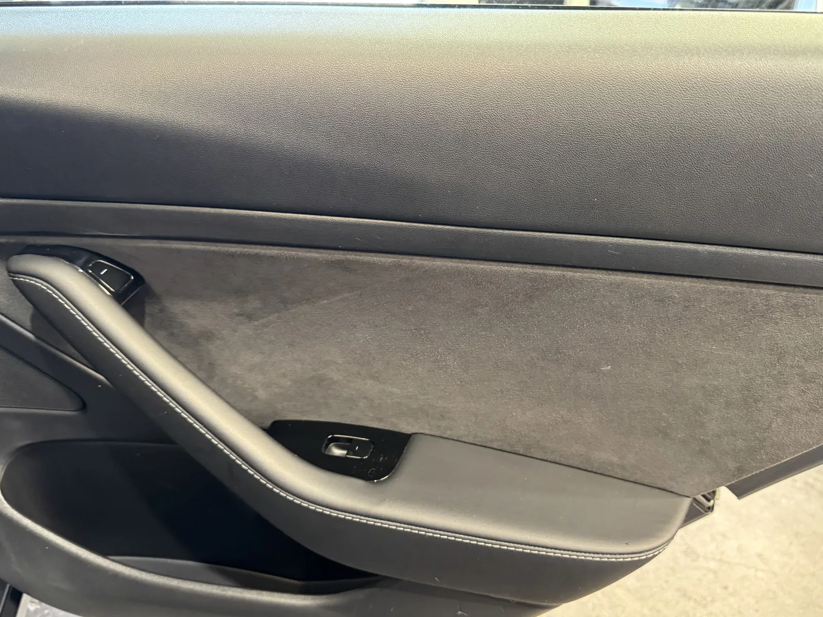 Tesla Model 3 photo 9