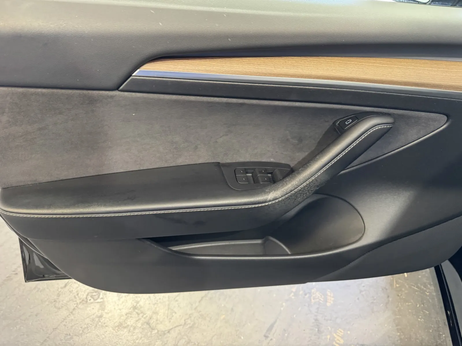 Tesla Model 3 photo 12