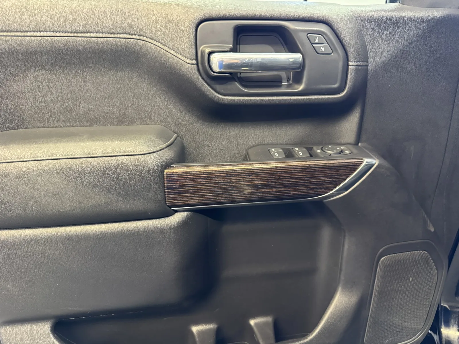 GMC Sierra photo 14