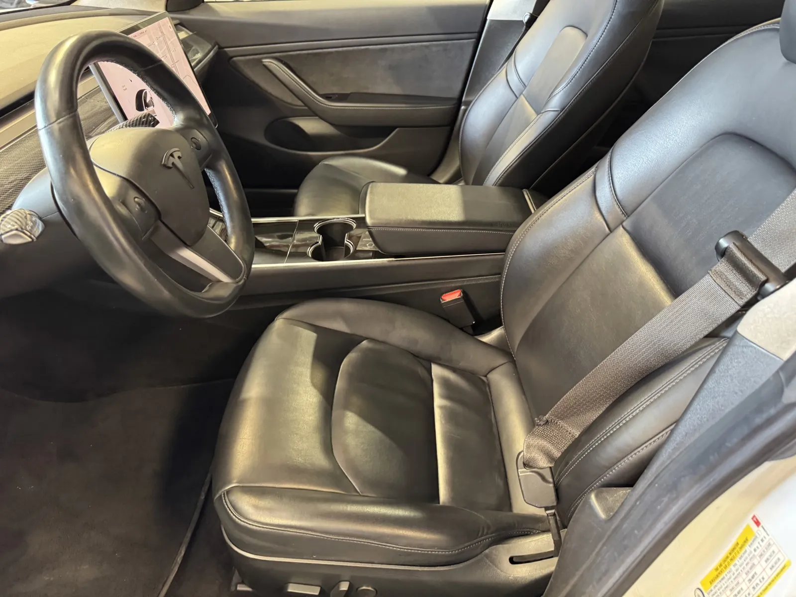 Tesla Model 3 photo 12
