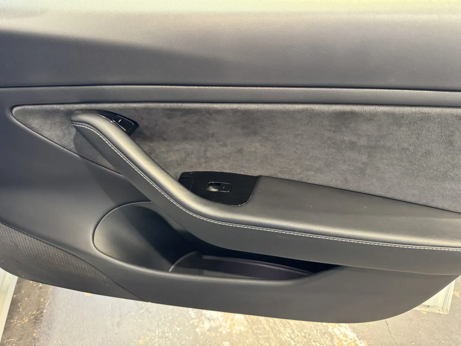 Tesla Model 3 photo 7