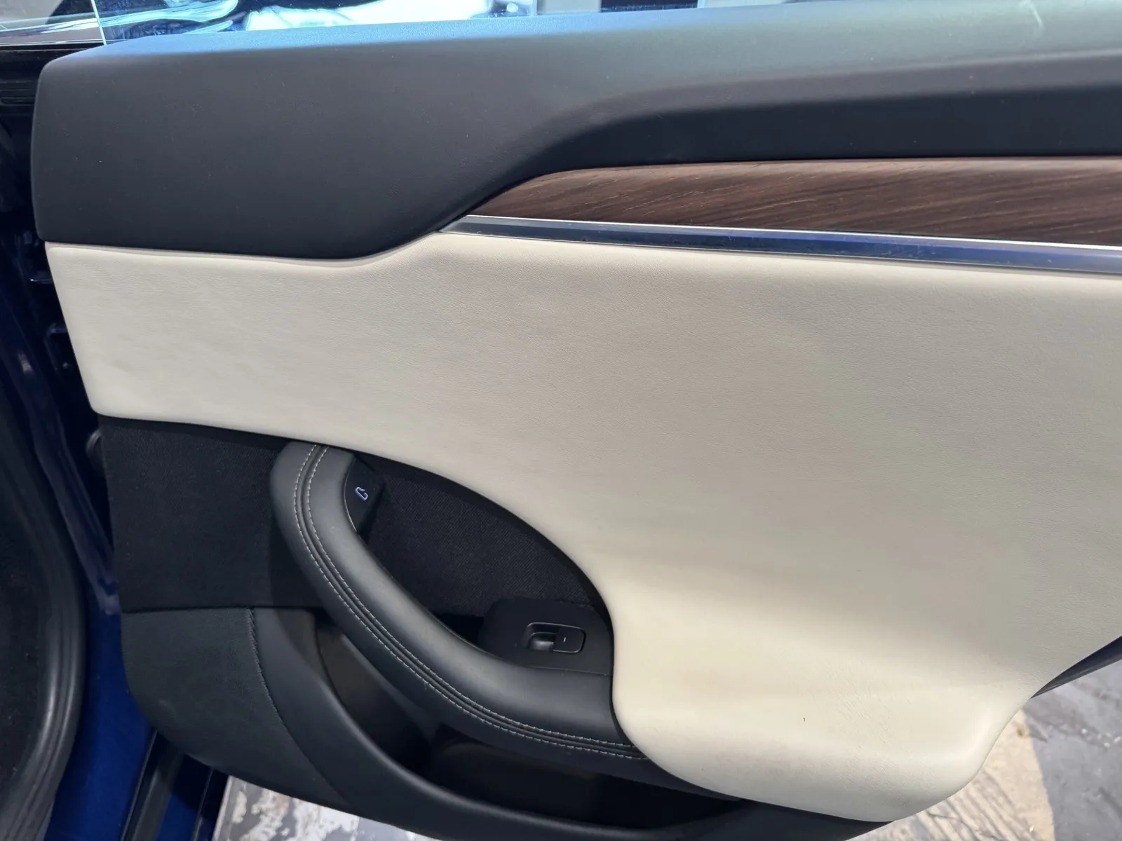 Tesla Model S photo 9