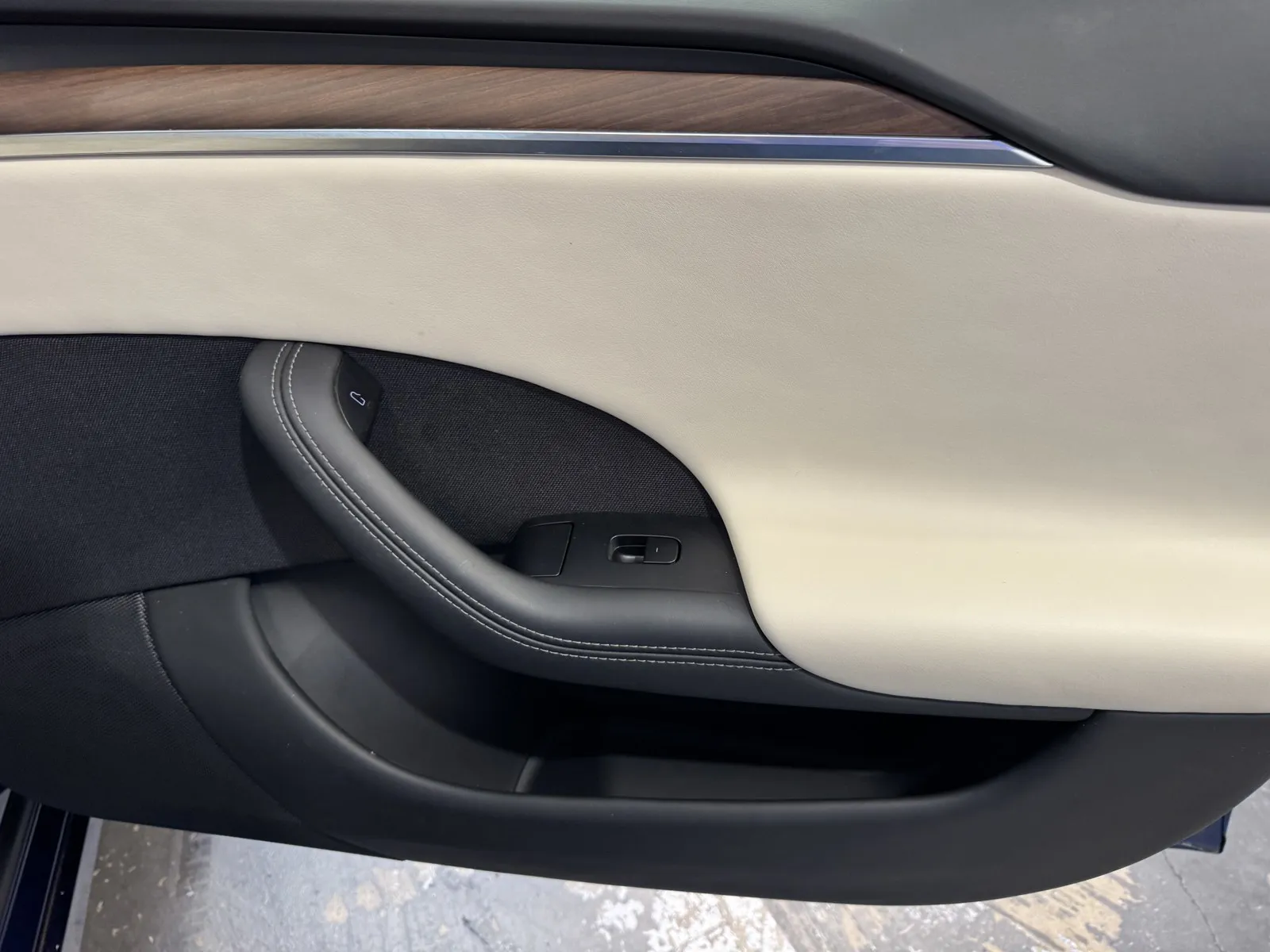 Tesla Model S photo 7