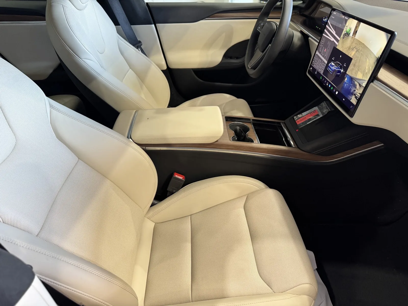 Tesla Model S photo 6