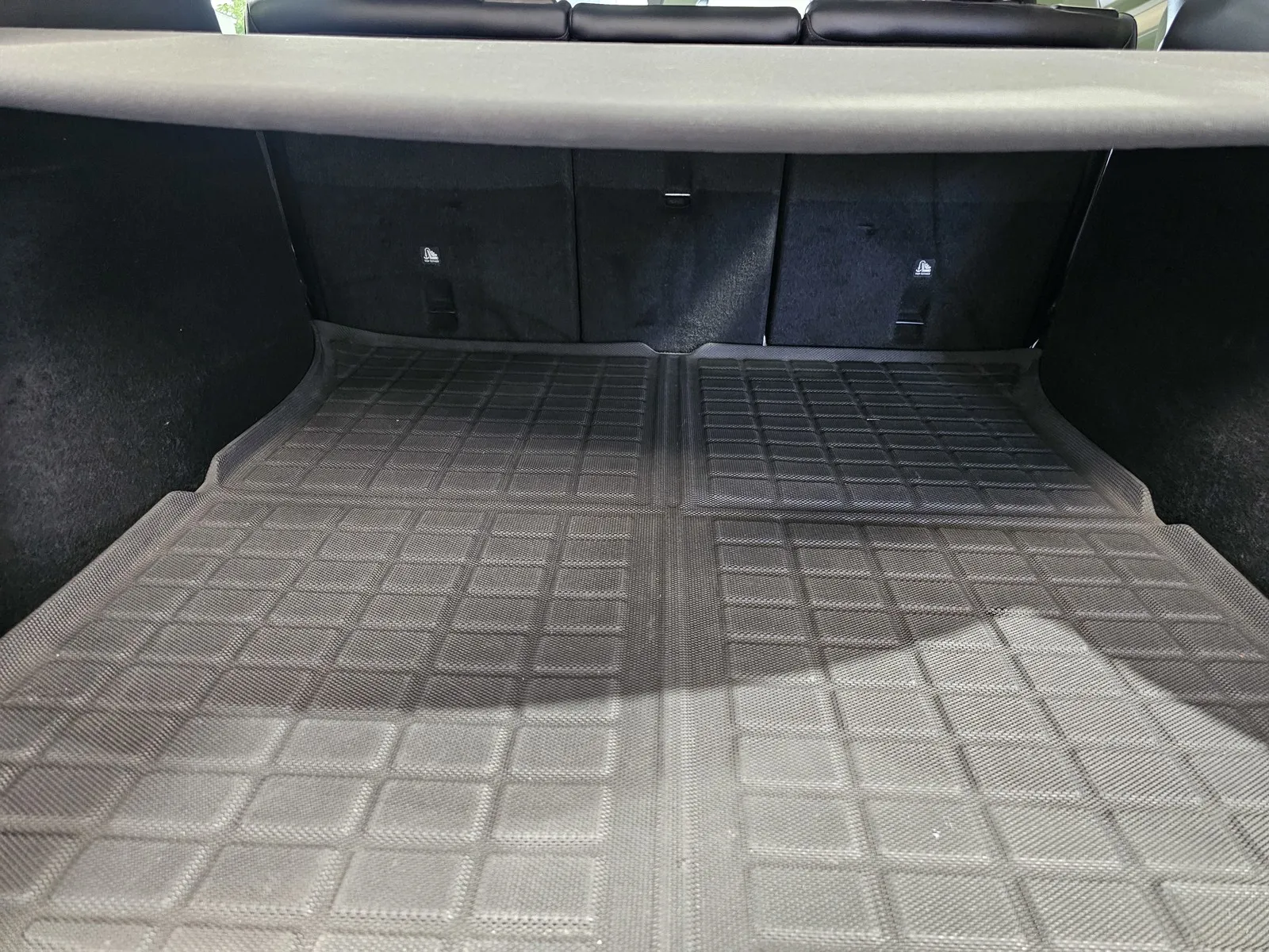 Tesla Model Y photo 10
