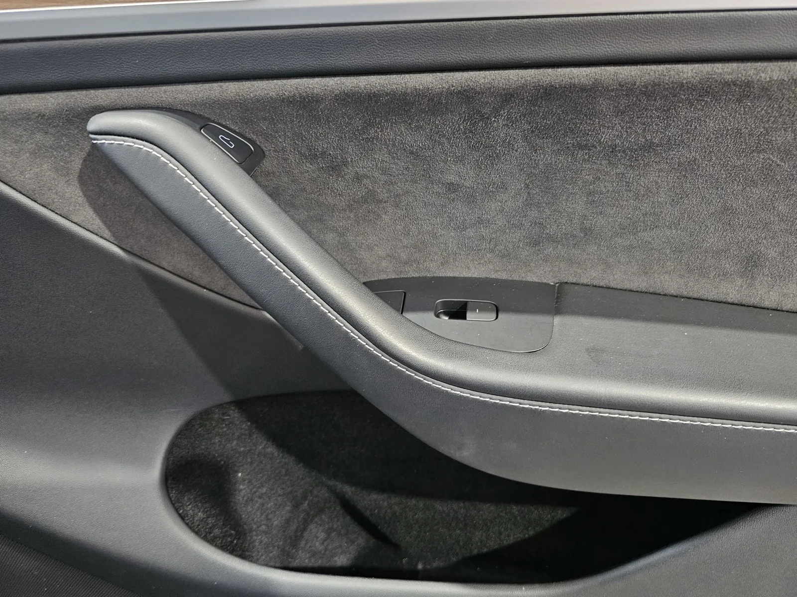 Tesla Model Y photo 6