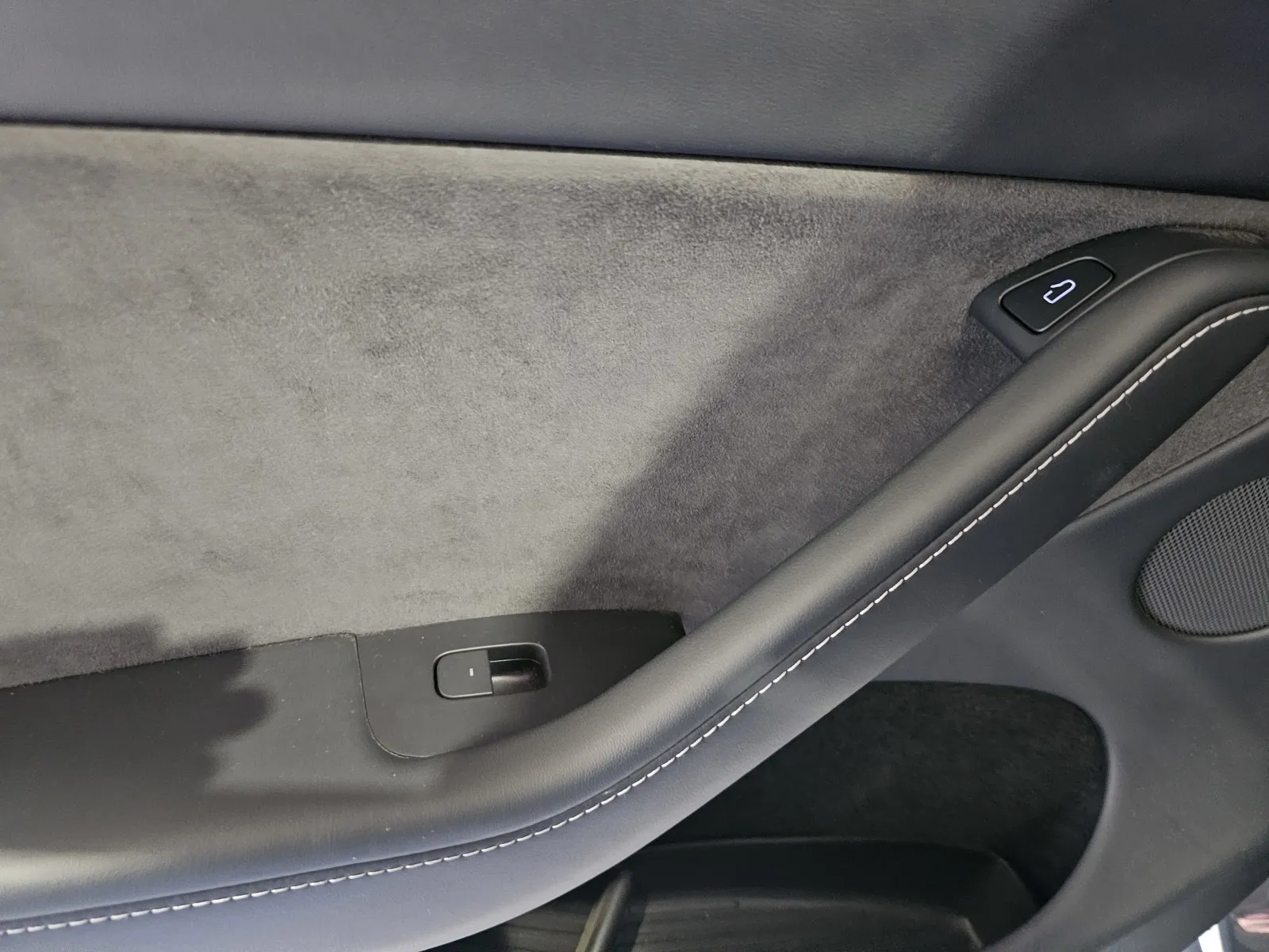 Tesla Model Y photo 12