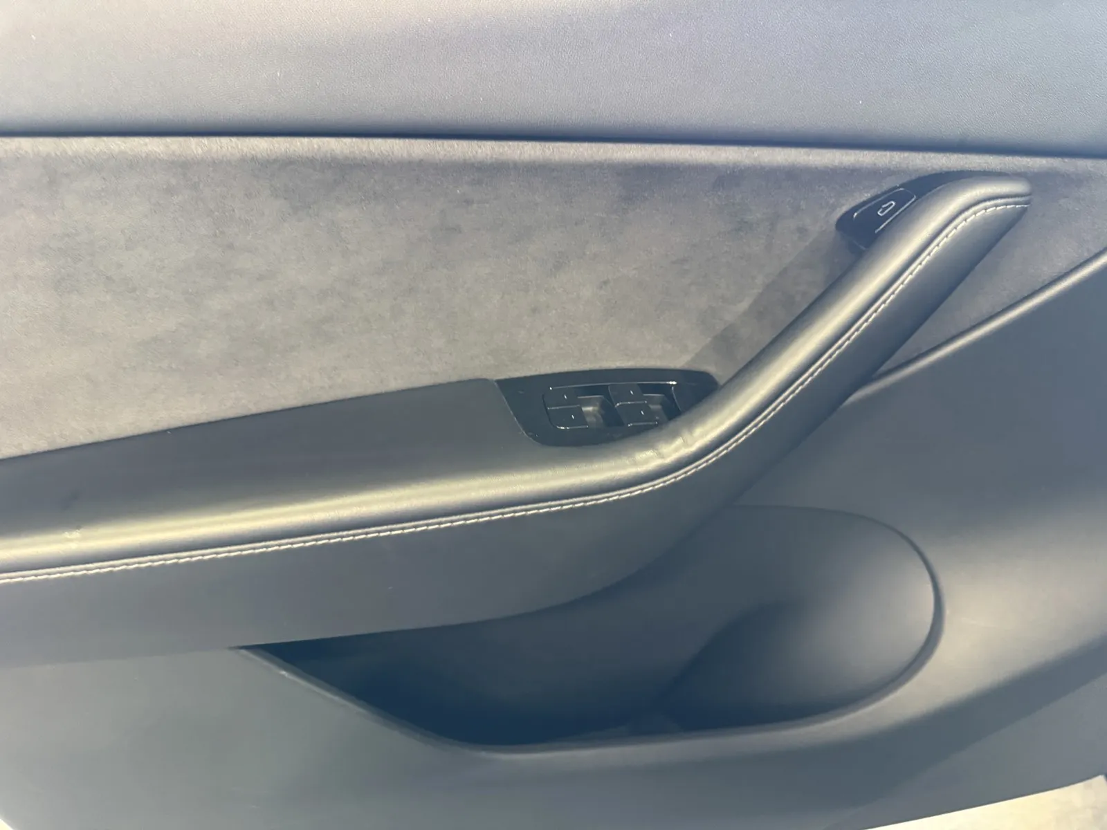 Tesla Model Y photo 13
