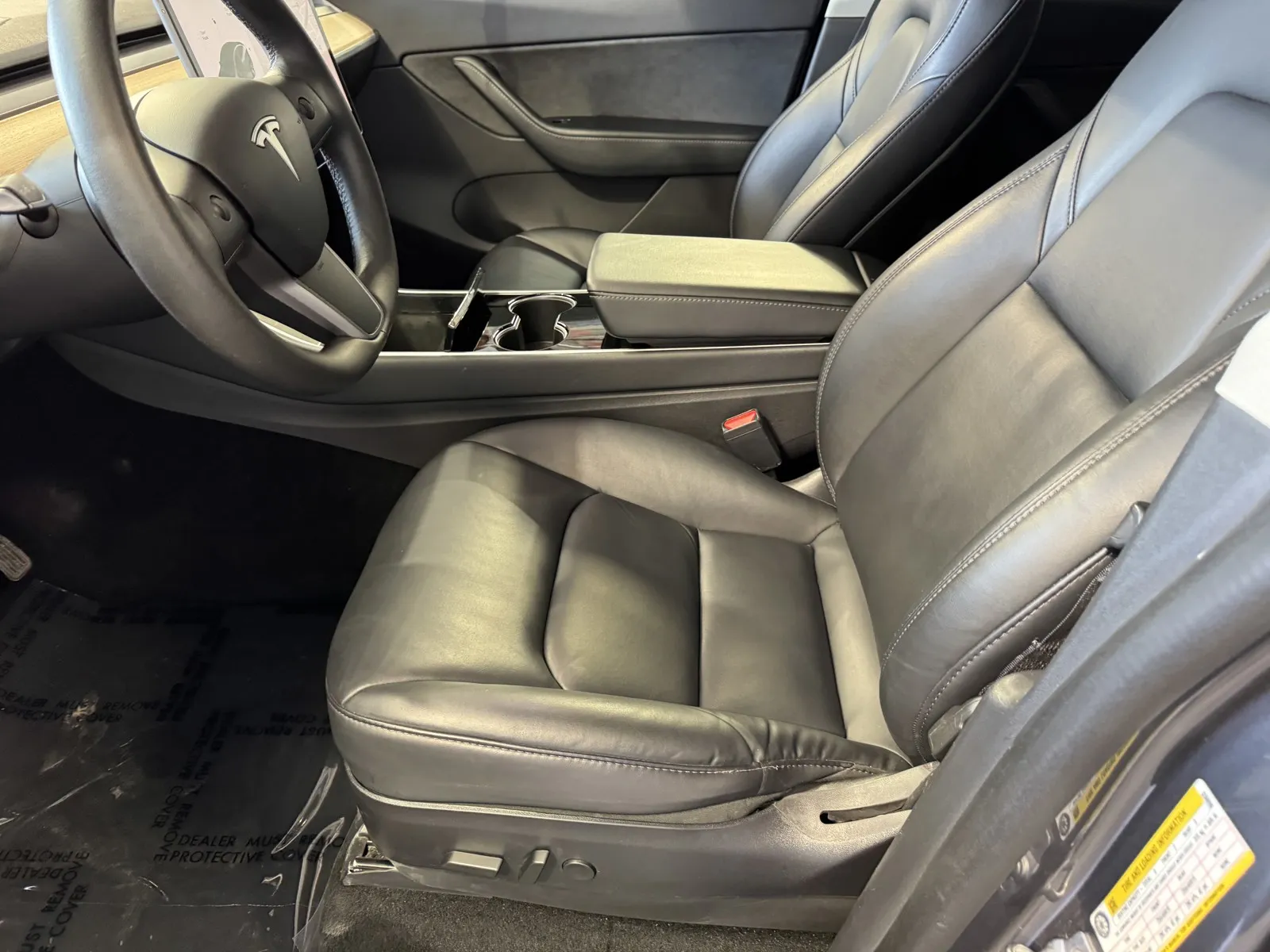 Tesla Model Y photo 12