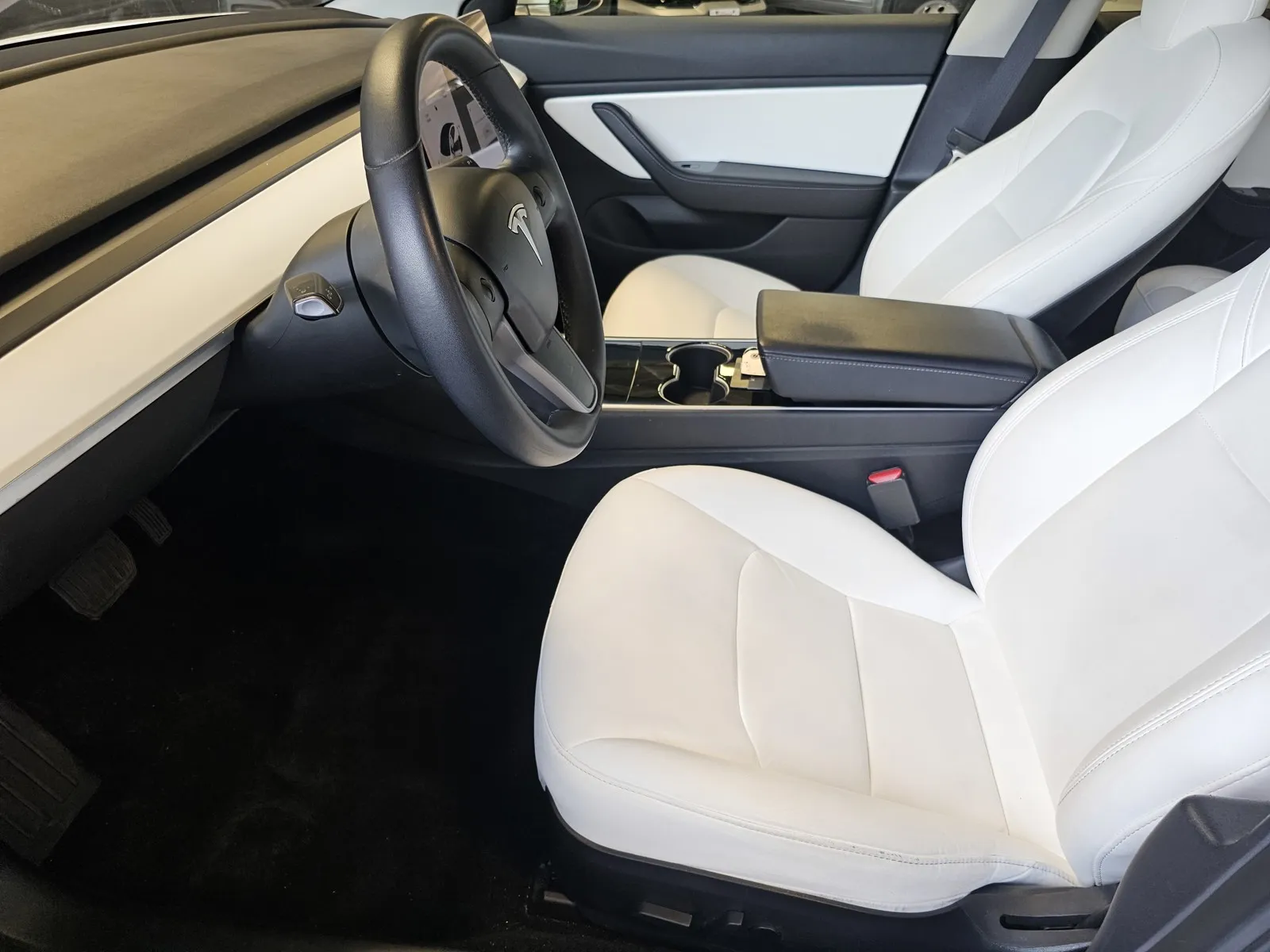 Tesla Model 3 photo 14