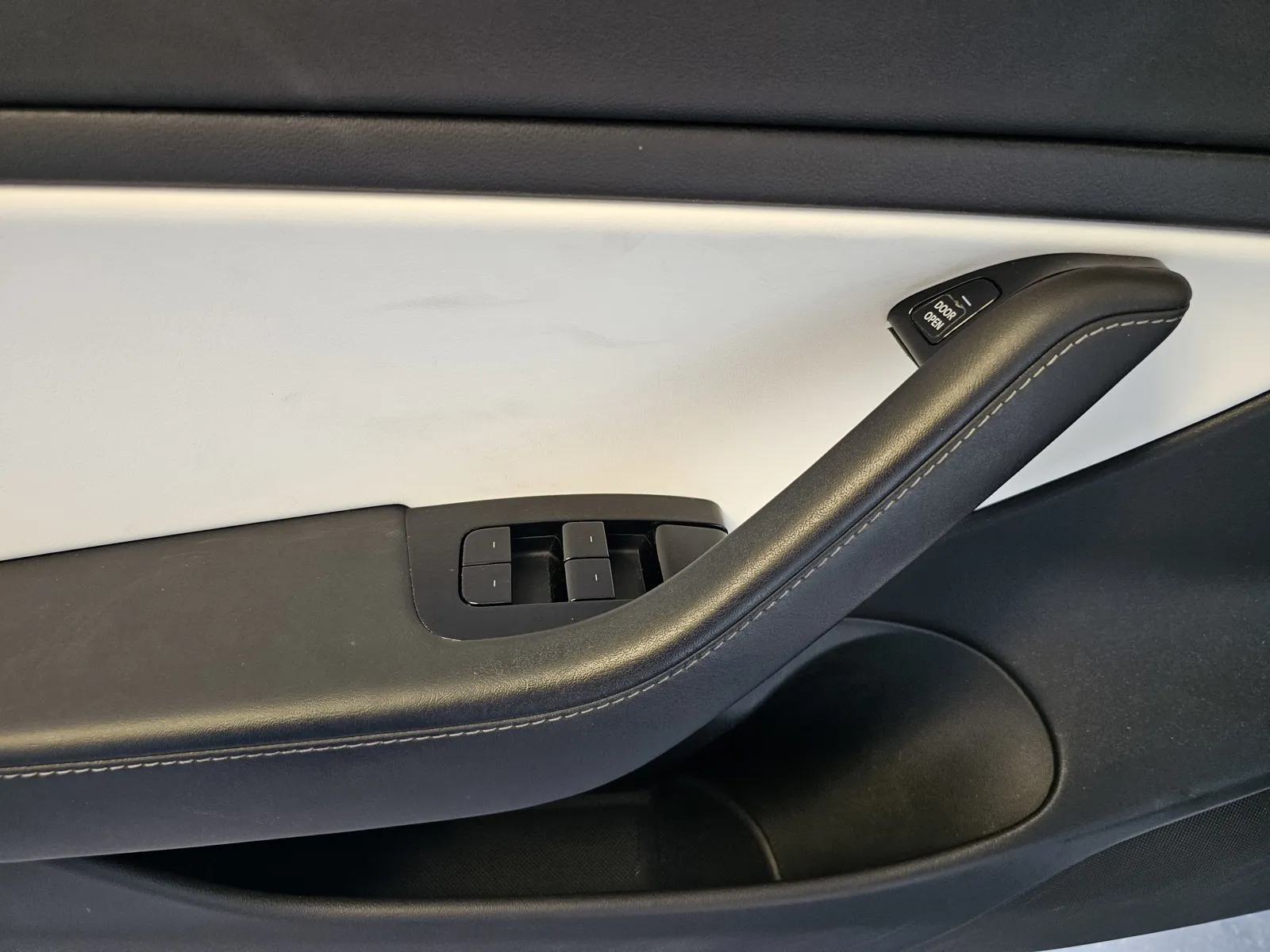 Tesla Model 3 photo 13