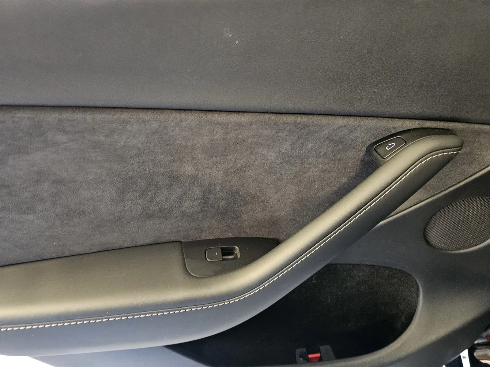 Tesla Model Y photo 11