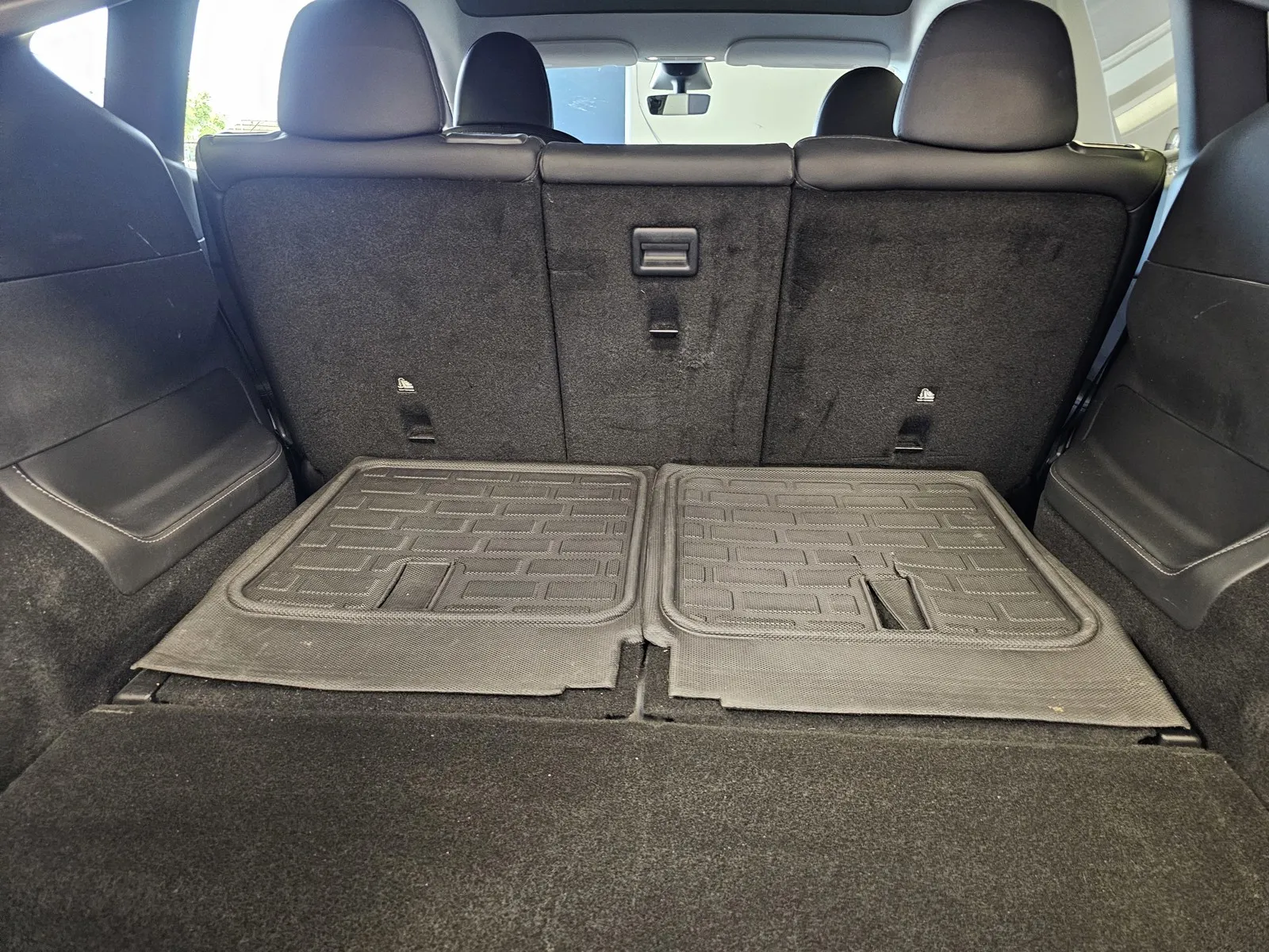 Tesla Model Y photo 10