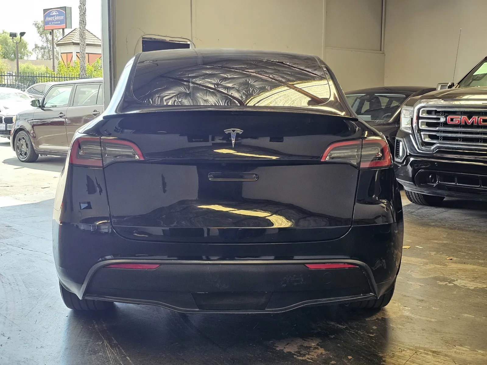 Tesla Model Y photo 3