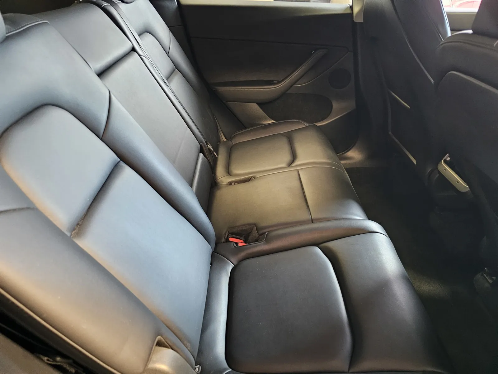 Tesla Model Y photo 9