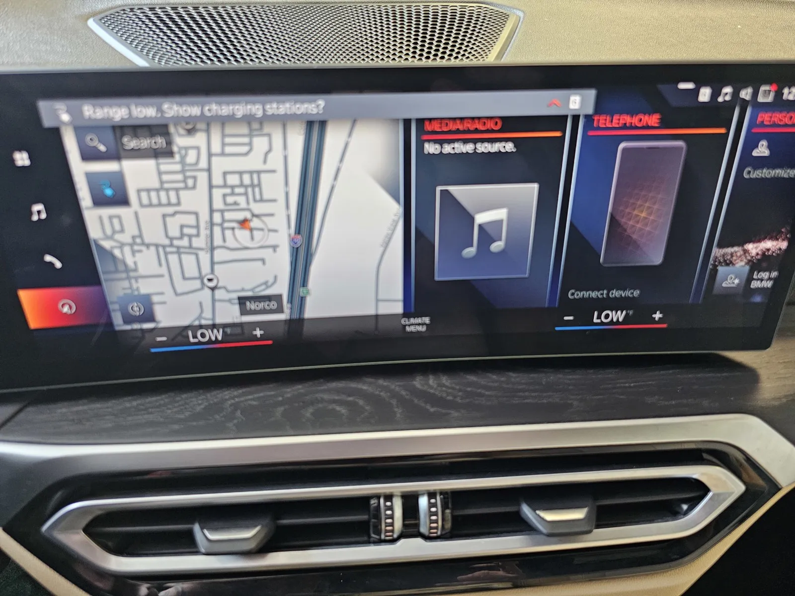 BMW i4 photo 18