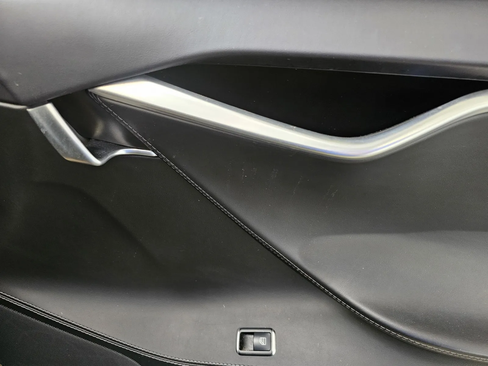Tesla Model S photo 6