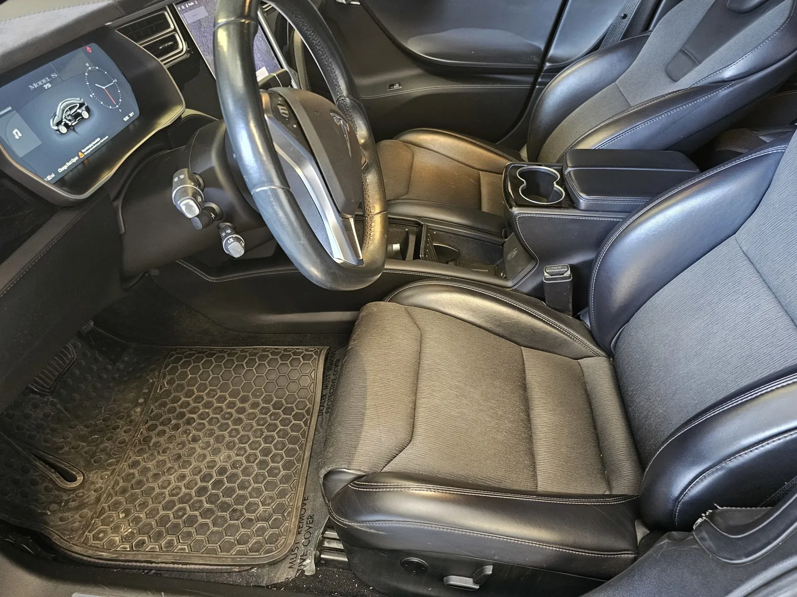 Tesla Model S photo 13