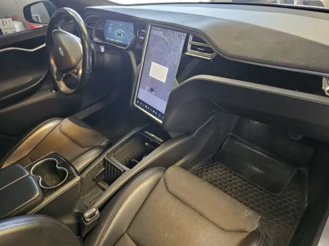 More photos of 2017 Tesla Model S 75 at Premium Autos - Norco, CA