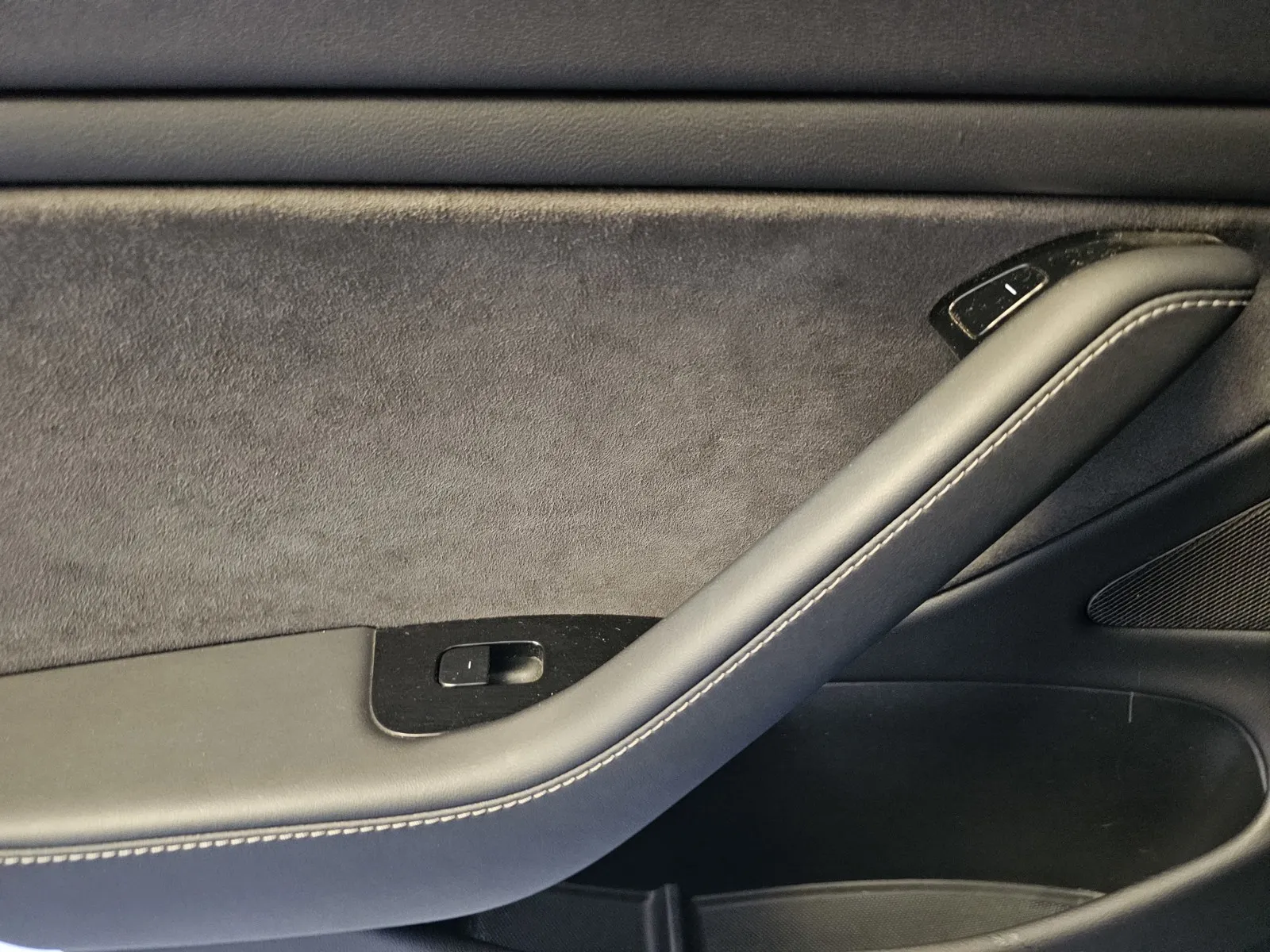 Tesla Model 3 photo 11