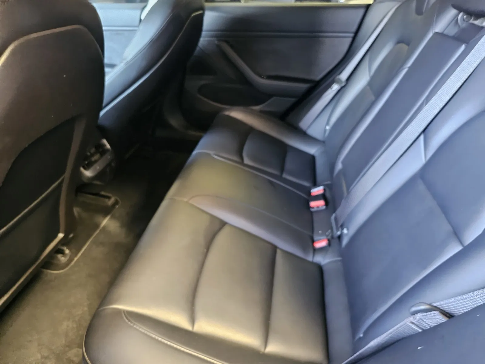 Tesla Model 3 photo 12