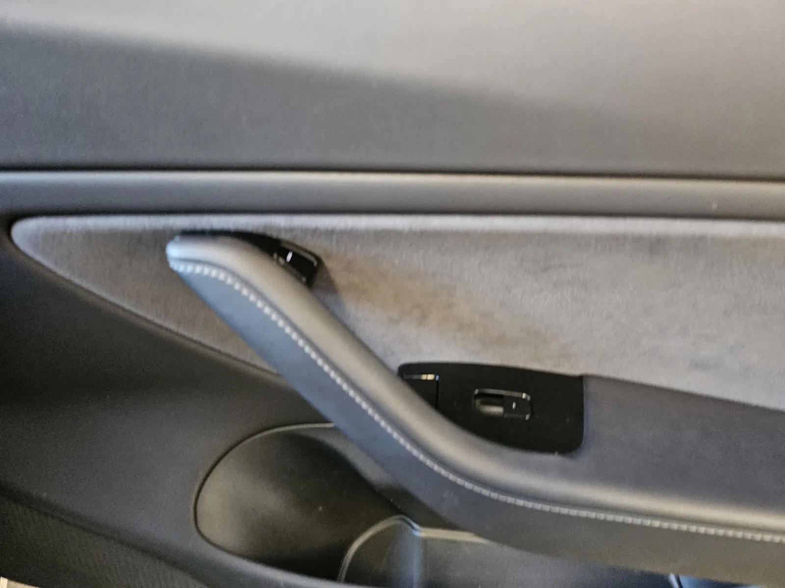 Tesla Model 3 photo 6