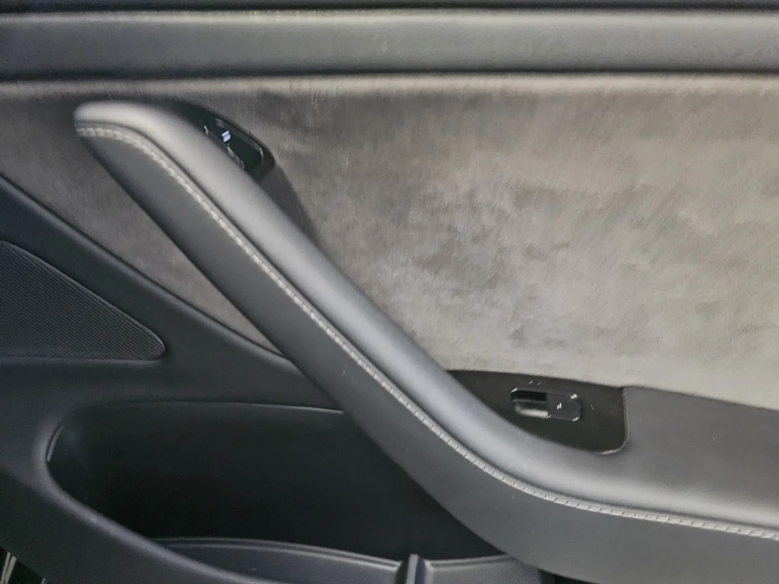 Tesla Model 3 photo 8