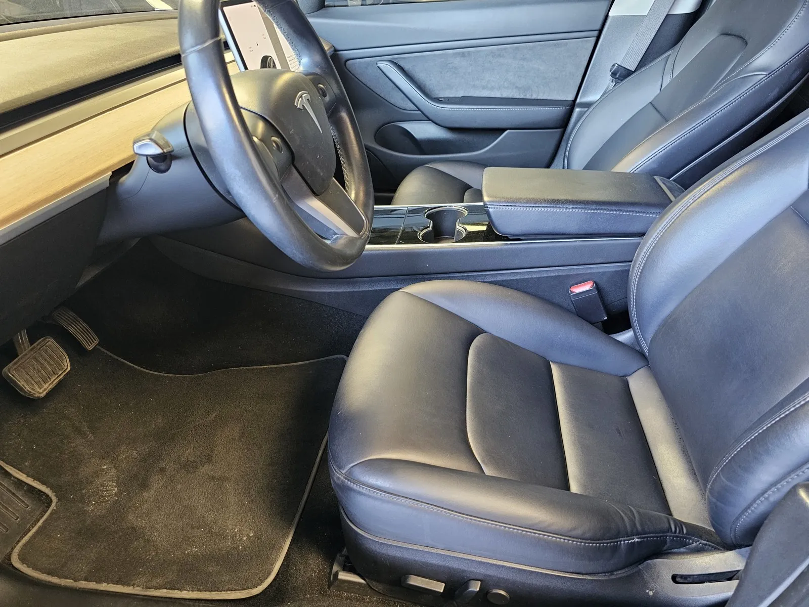 Tesla Model 3 photo 14