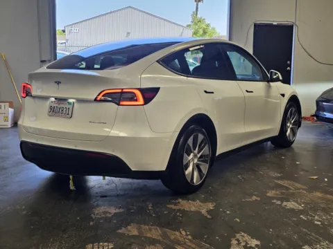 More photos of 2022 Tesla Model Y Long Range at Premium Autos - Norco, CA