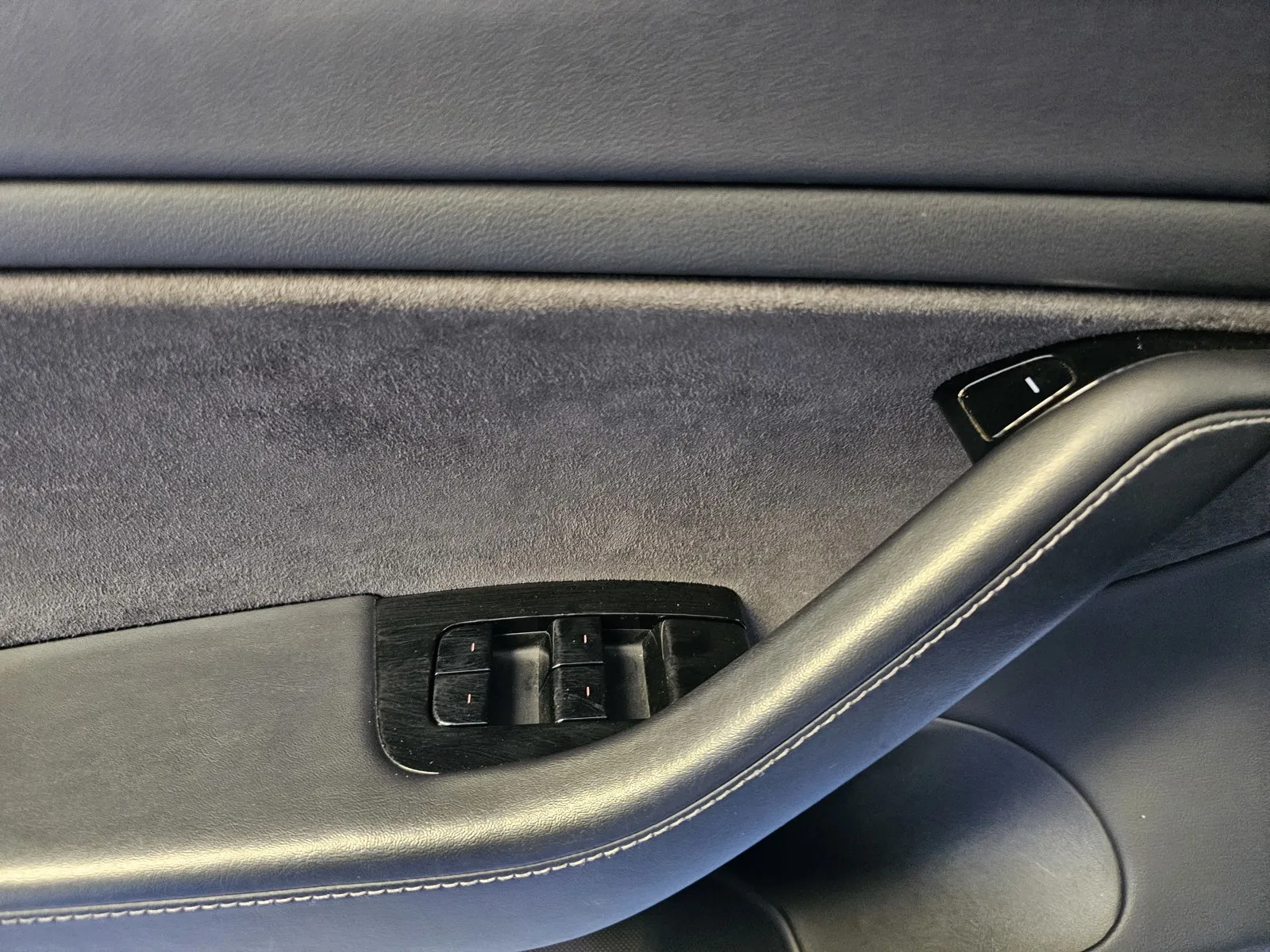 Tesla Model 3 photo 13