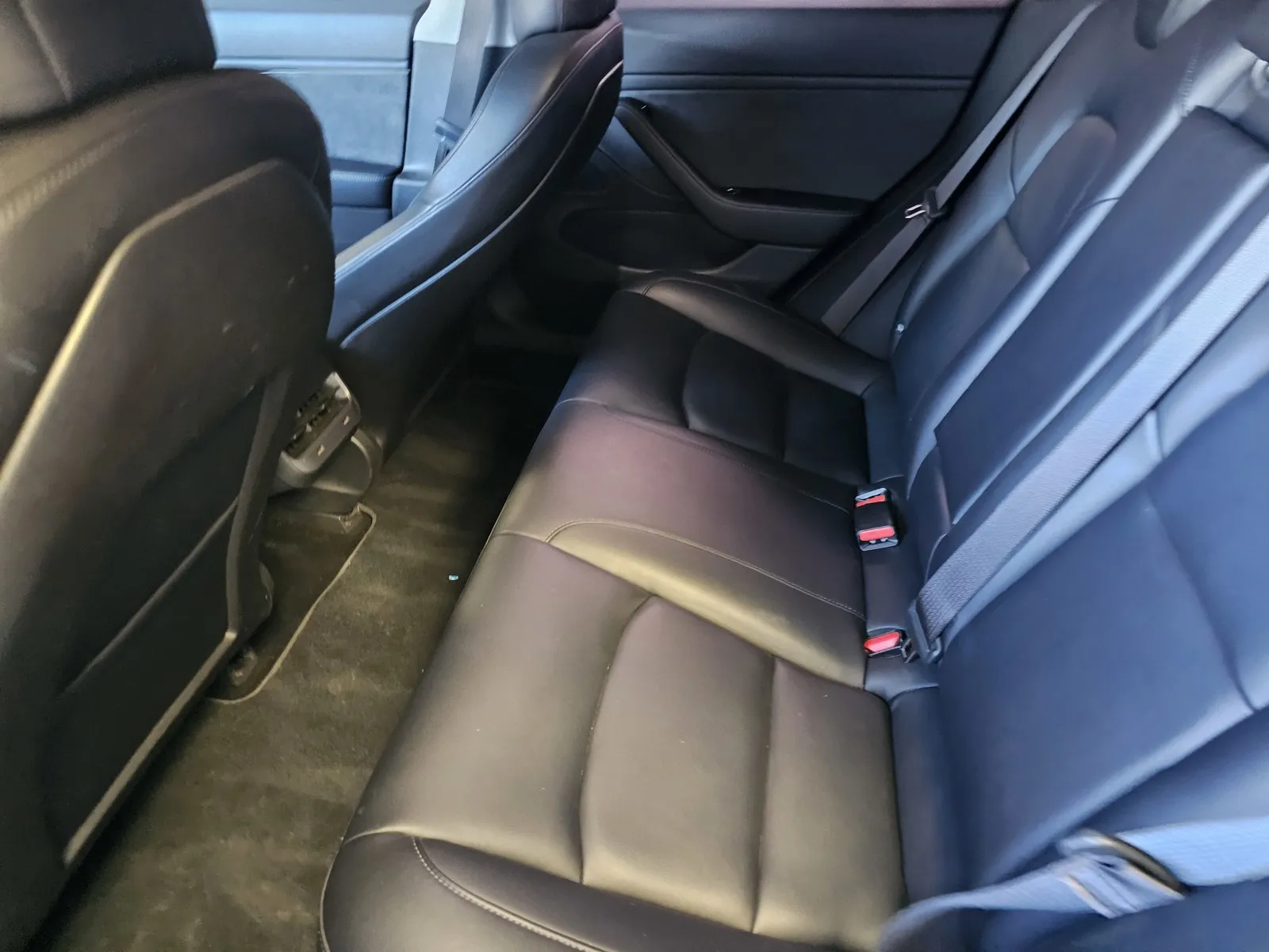 Tesla Model 3 photo 12