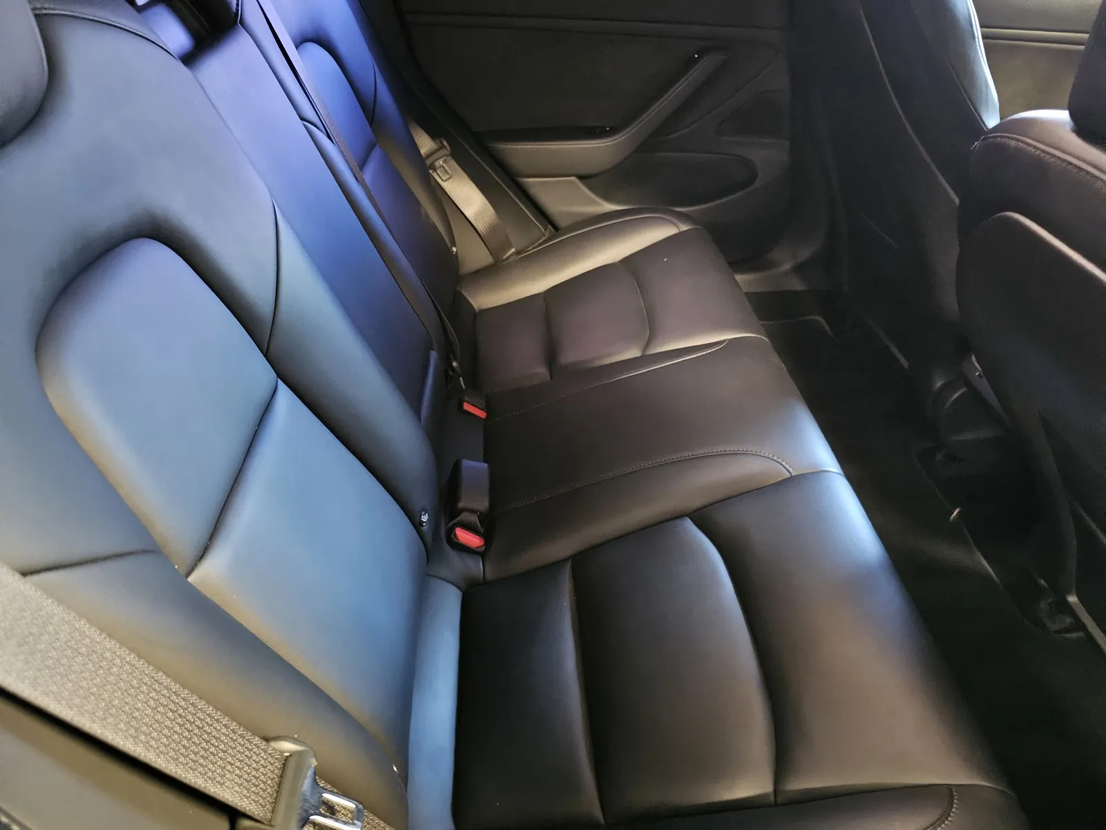 Tesla Model 3 photo 9