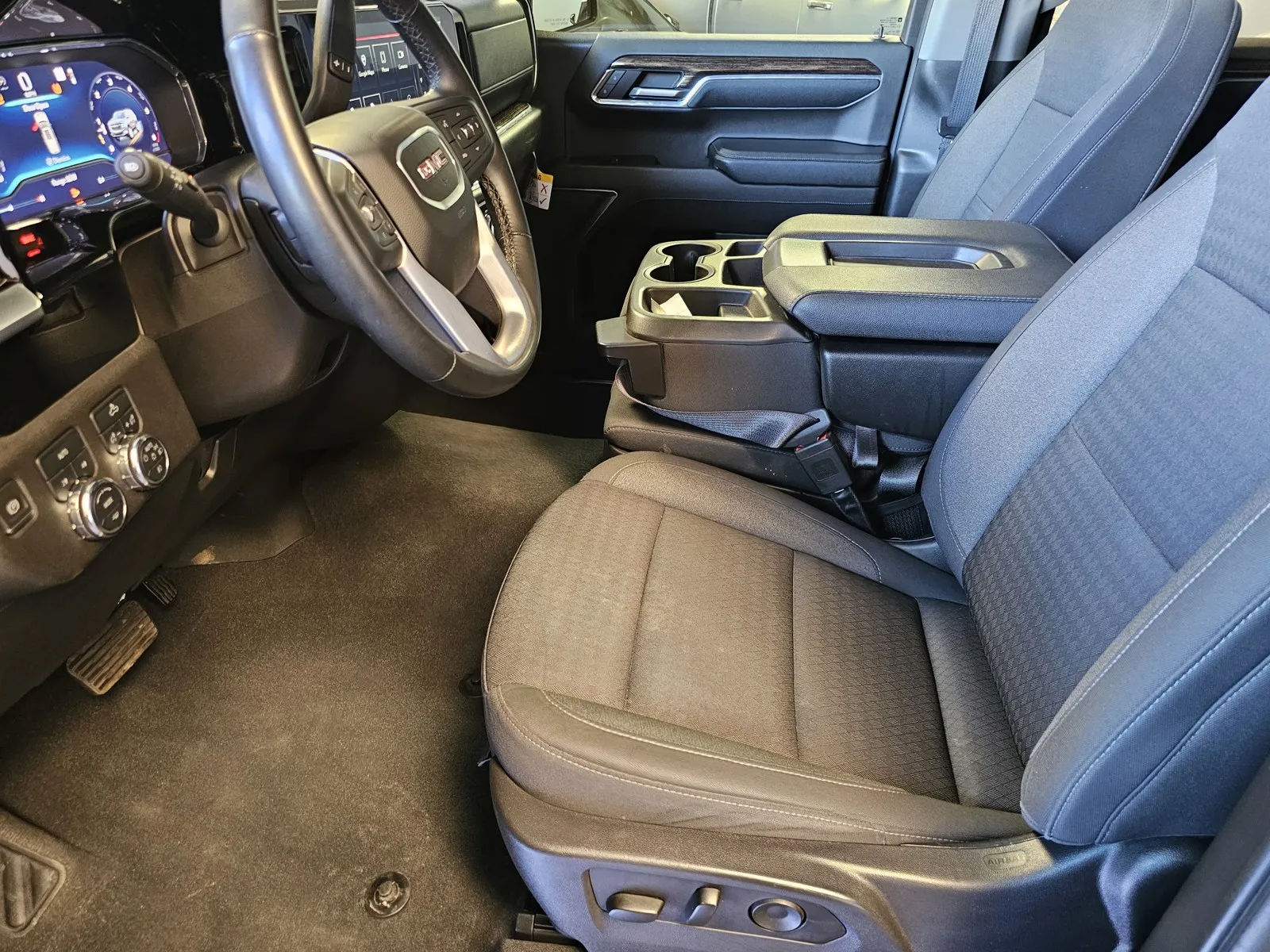 GMC Sierra photo 15