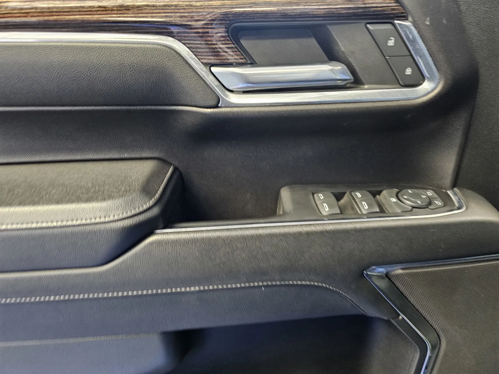 GMC Sierra photo 14
