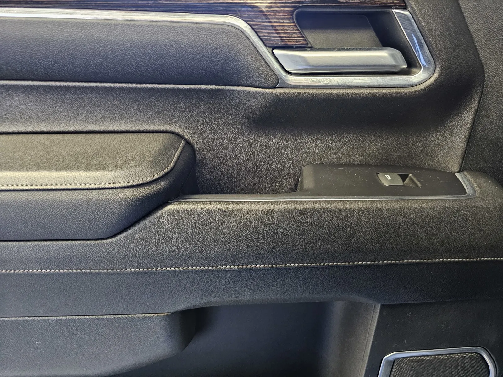 GMC Sierra photo 12