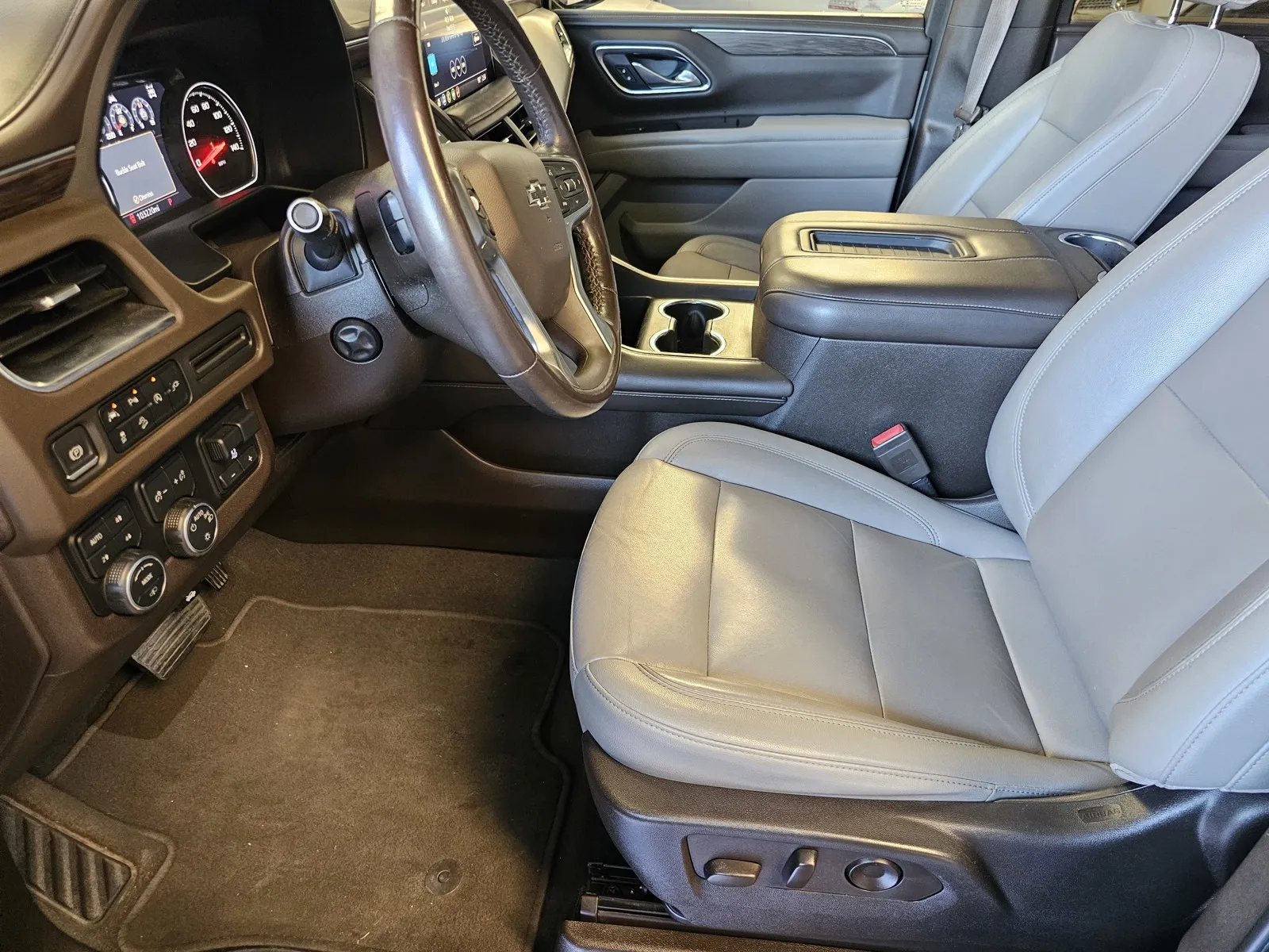 Chevrolet Suburban photo 15