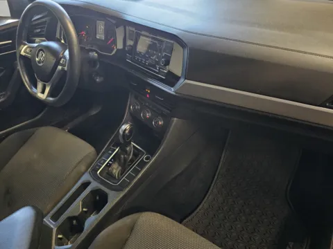 More photos of 2021 Volkswagen Jetta Comfortline at Premium Autos - Norco, CA