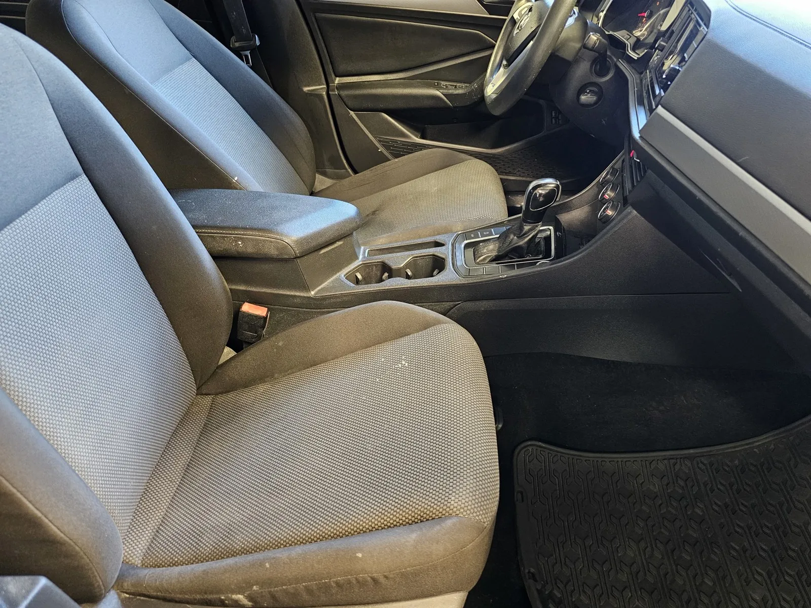 Volkswagen Jetta photo 7